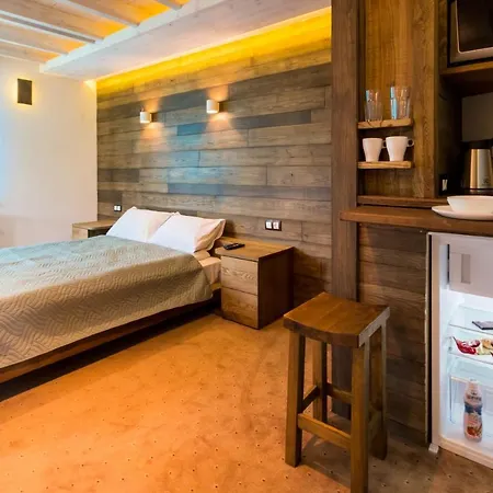 Forest Hotel *