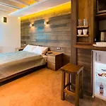 Forest Hotel *